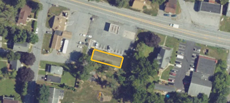 320 Main St