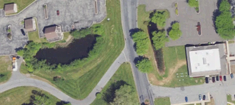 2 Ponds Edge Dr
