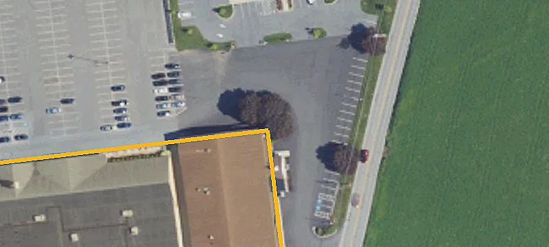 1352 Main St