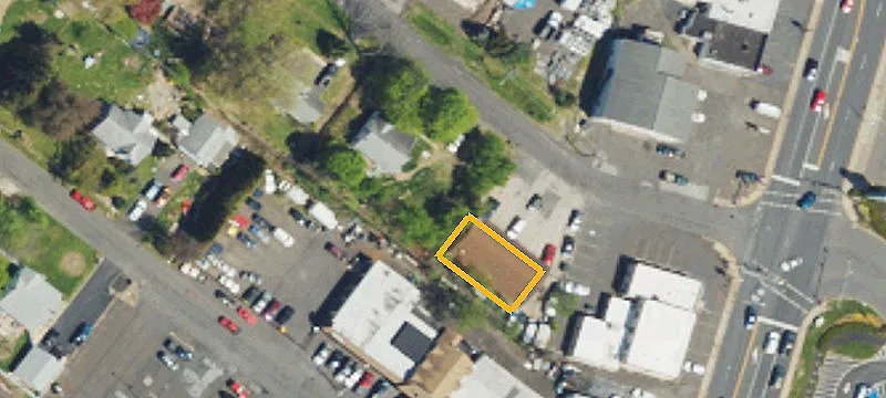 16 Ruth St