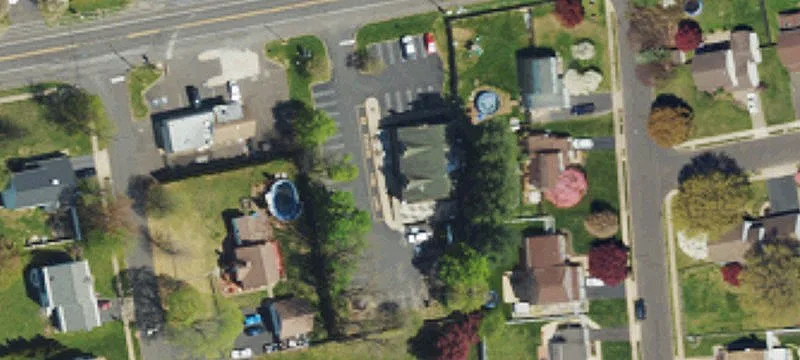1558 Maple Ave