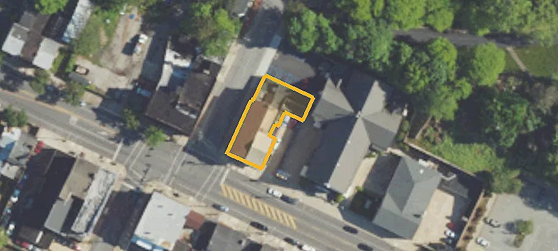 403 Main St
