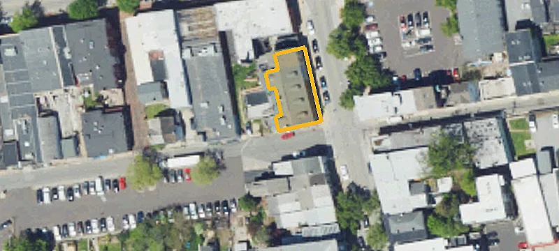 16 Main St