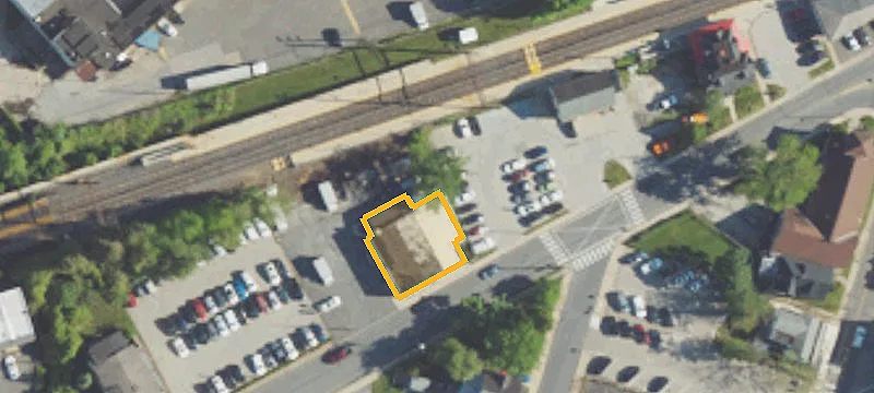 32 Yale Ave
