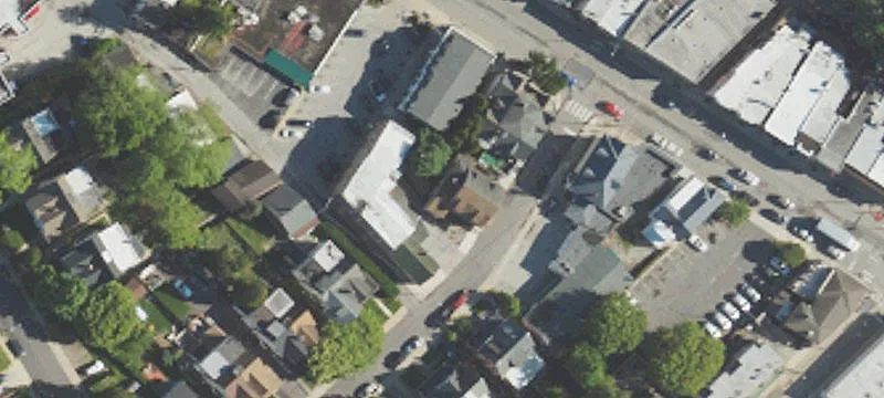 10 Thomas Ave