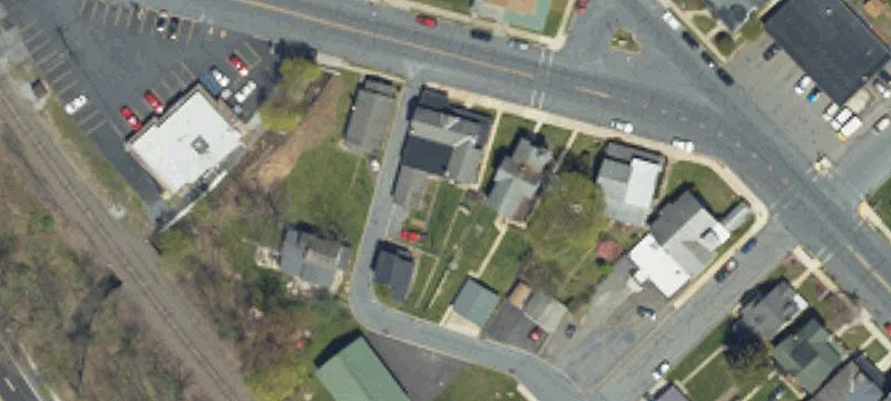 624 White St
