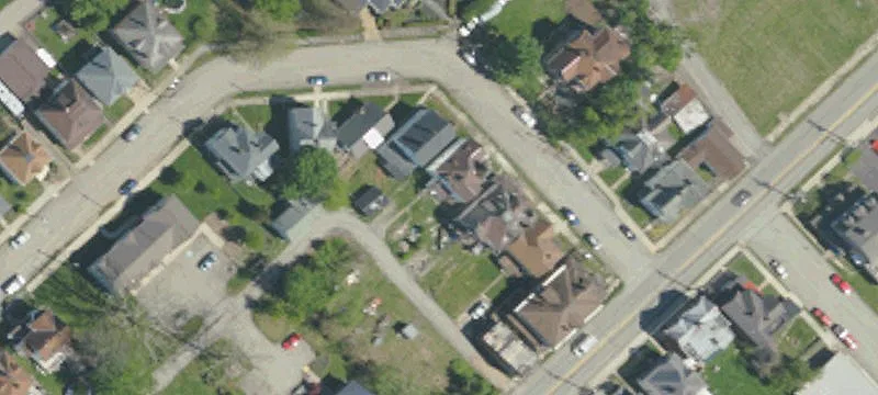 9 Nutt Ave