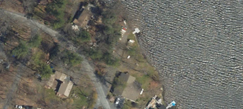 6247 Lakeshore E Dr
