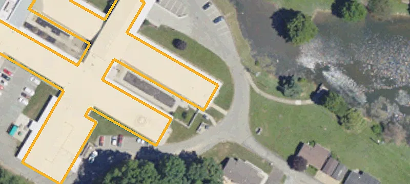 120 Lakeside Dr