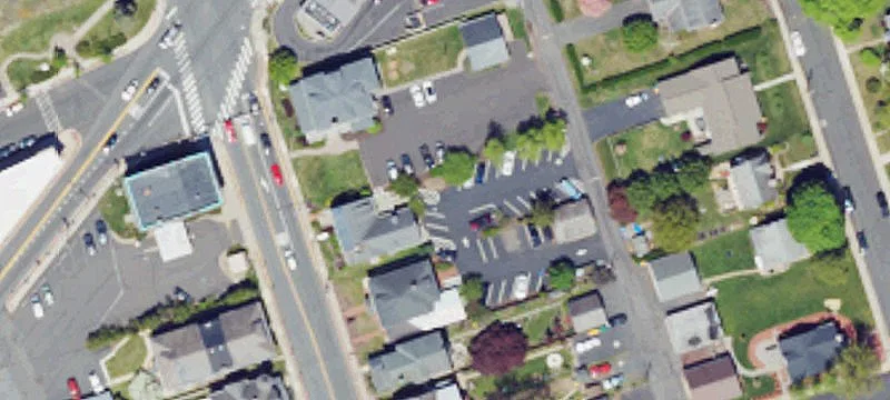 418 Main St