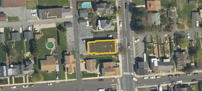 910 Main St