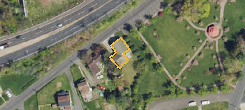 52 Trenton Ave
