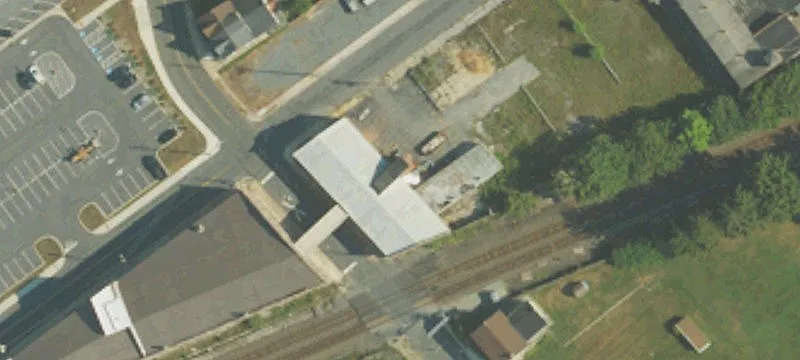 2 Locust St