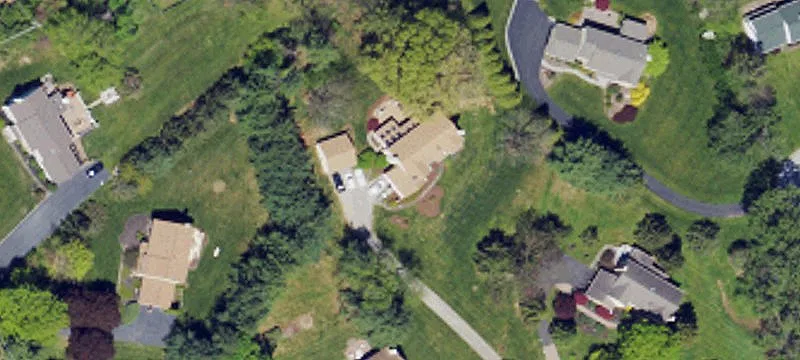1605 Glenmont Ln