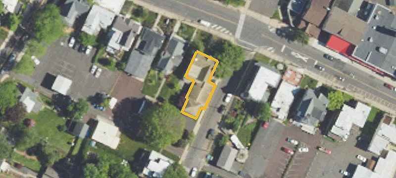 122 Main St