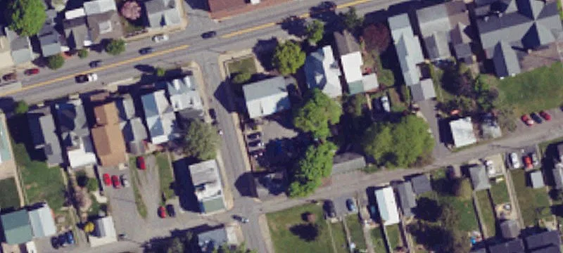 300 Un St