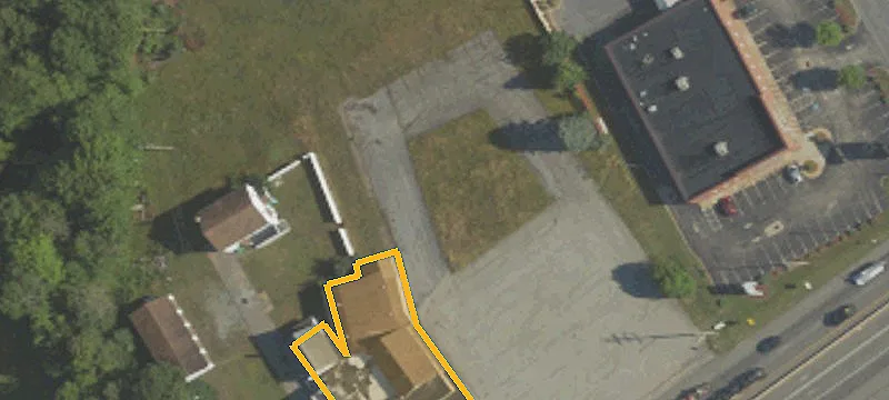 4588 Admiral Peary Hwy