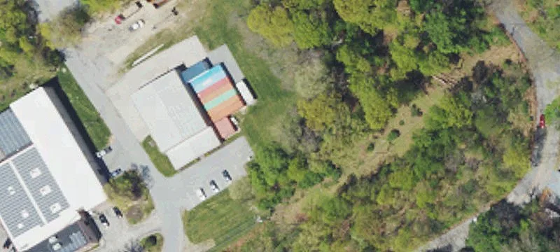 101 Quaker Ln