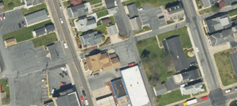 2121 Main St