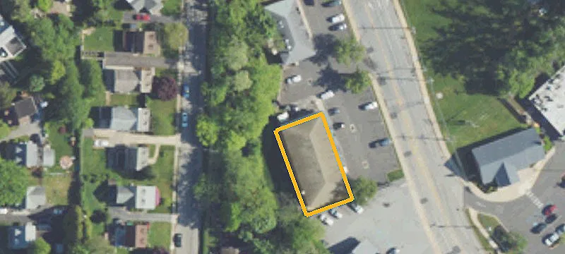 221 Morton Ave