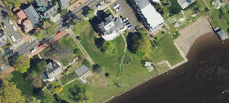 824 Radcliffe St