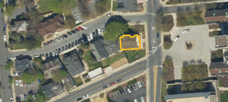 212 Warren Sq