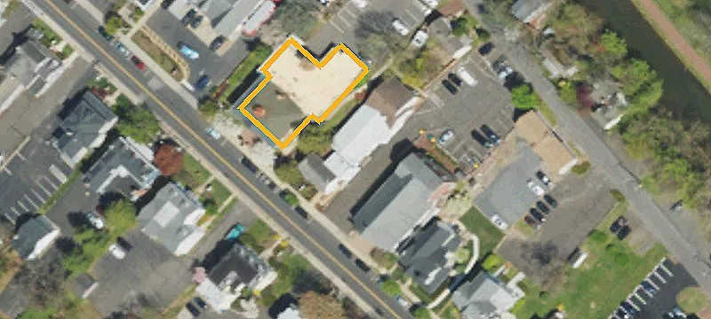 62 Main St
