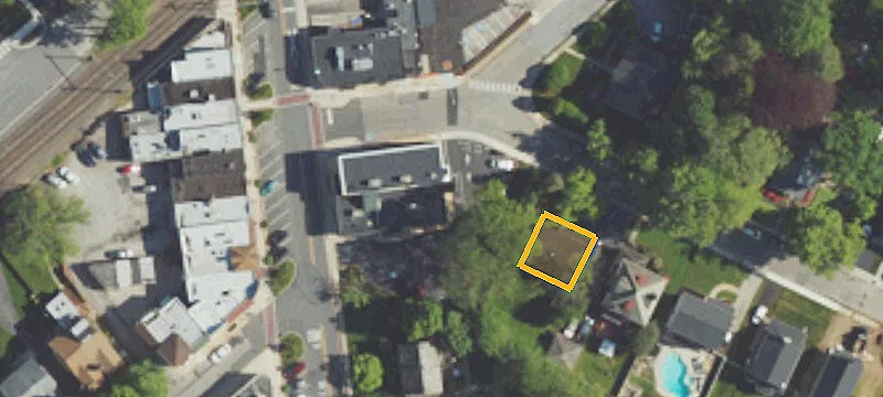 153 Saxer Ave
