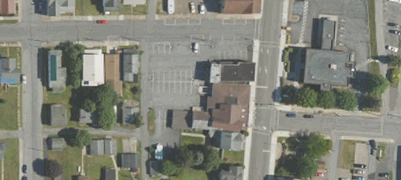 808 Main St