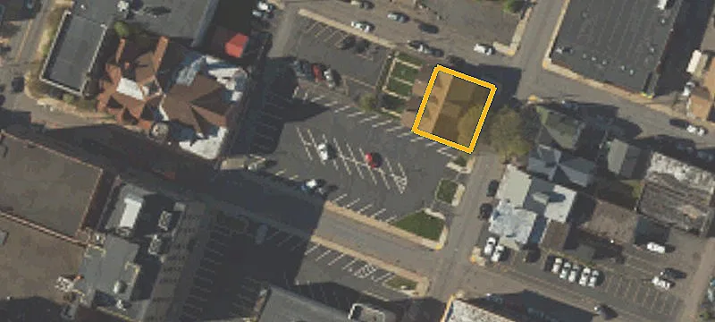 42 Laurel St