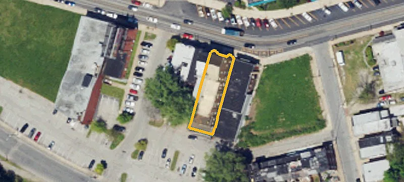 852 Main St