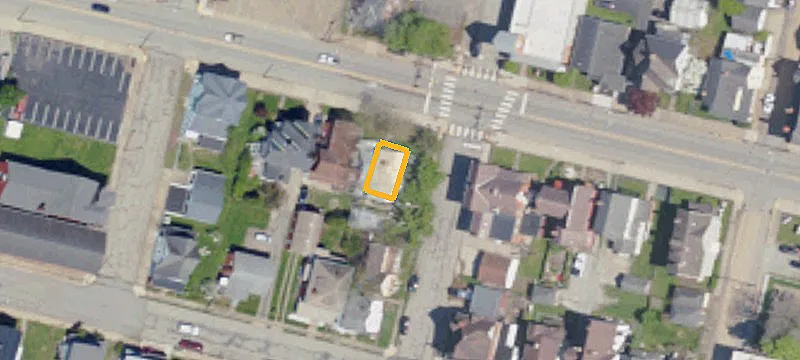 900 Main St