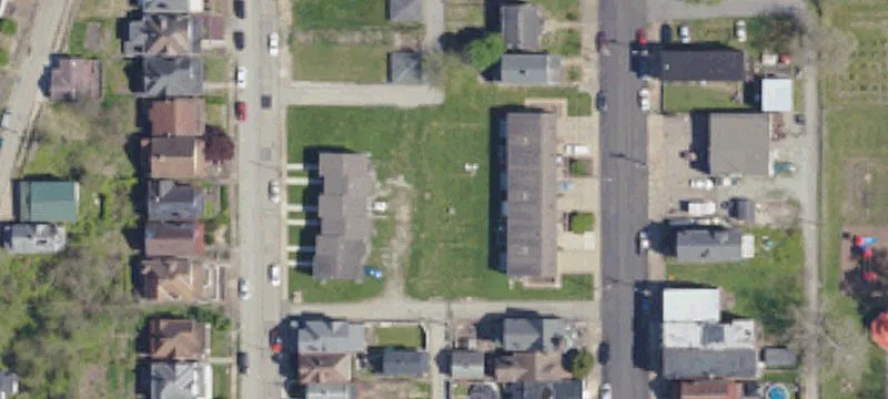 950 Thompson Ave