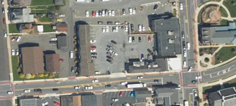 702 Main St