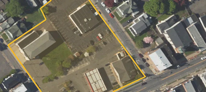 19 Ctr Ave