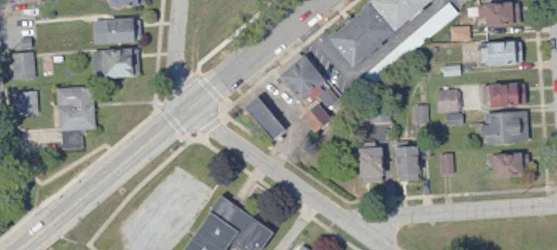 300 Sims St