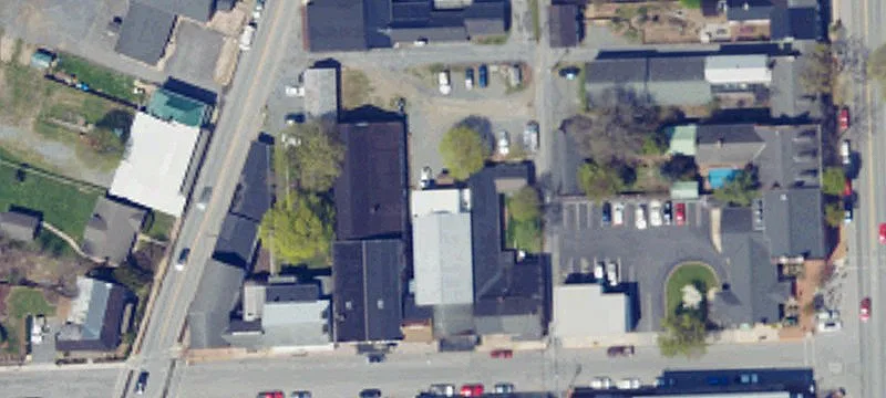 23 Seminary St