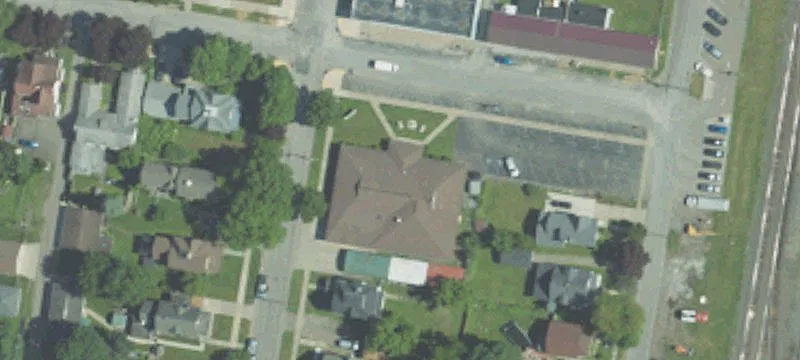 301 Desmond St