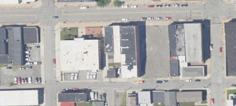 521 Lawrence Ave