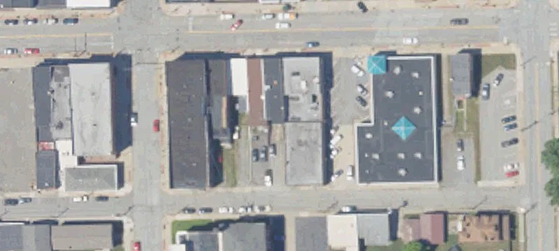425 Lawrence Ave