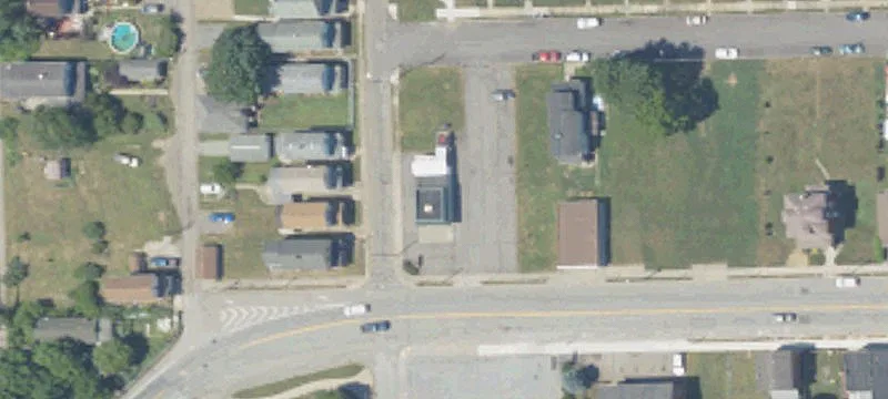 1226 Lawrence Ave