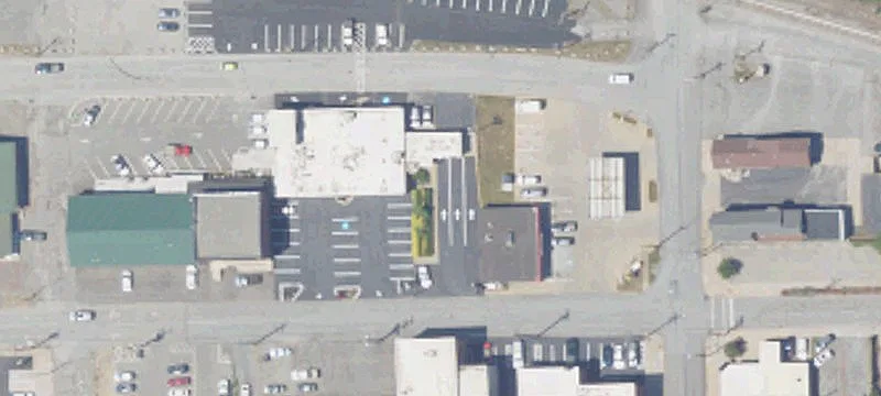 600 Lawrence Ave