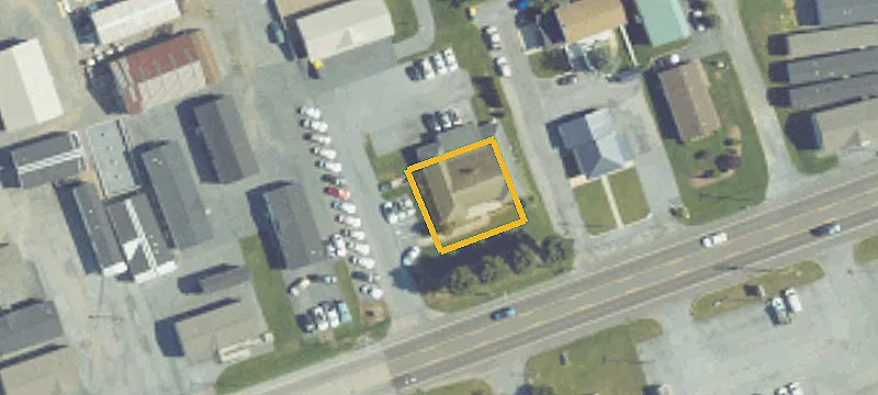 1305 Main St