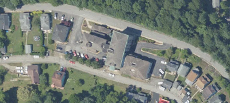 945 Border Ave