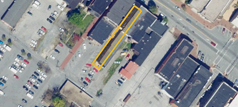 28 Main St