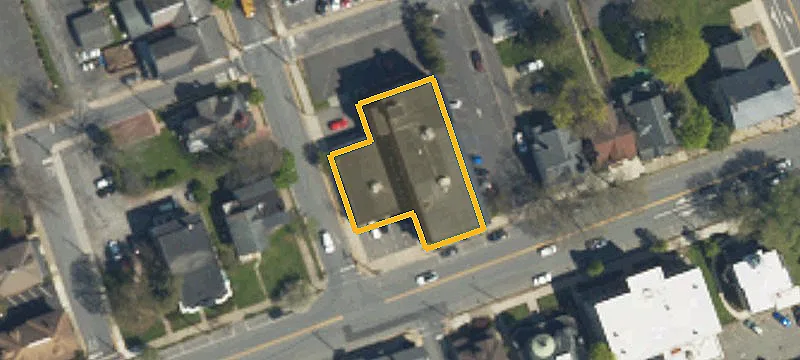912 Main St