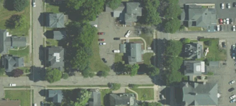 28 Main St