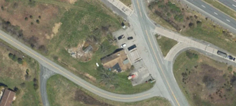 5677 Hamilton S
