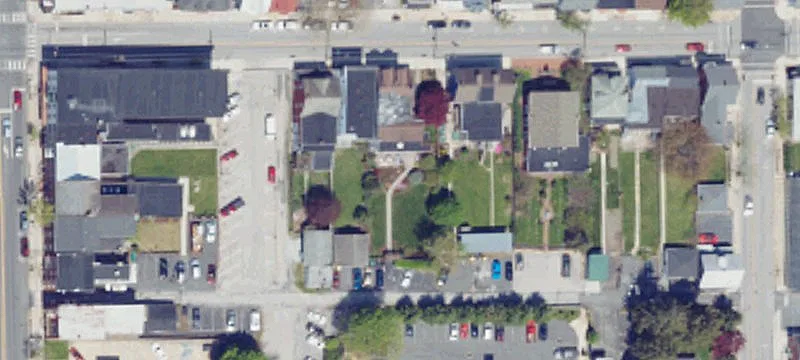 33 Middle St