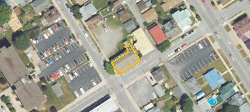 300 2nd St